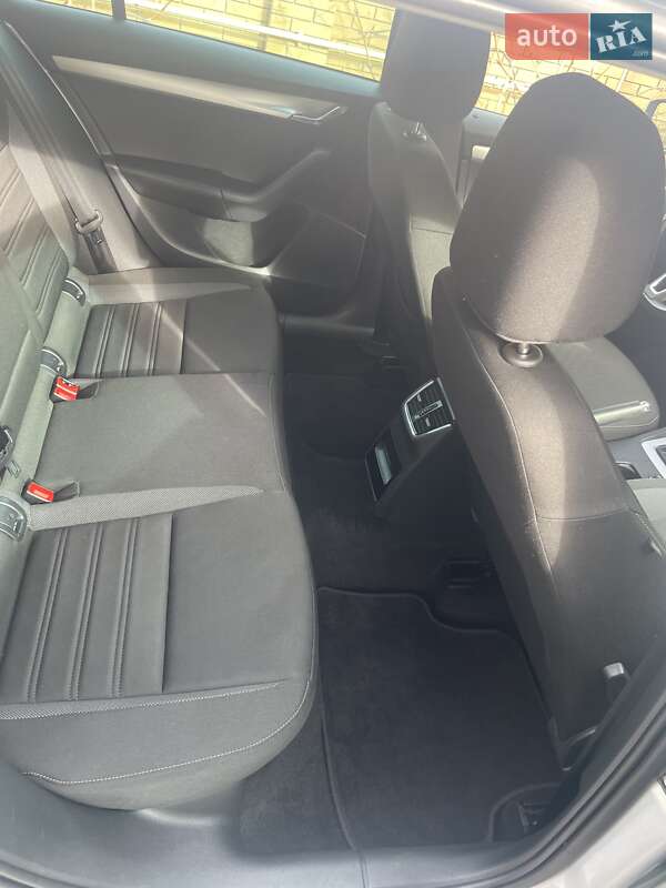 Універсал Skoda Octavia 2020 в Дніпрі