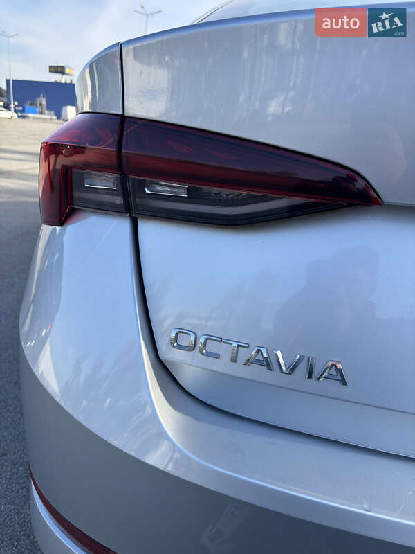 Лифтбек Skoda Octavia 2020 в Черновцах