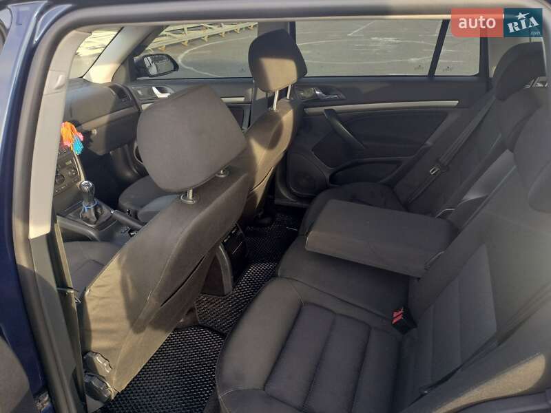 Универсал Skoda Octavia 2007 в Вишневом фото 5 Универсал Skoda Octavia 2007 в Вишневом
