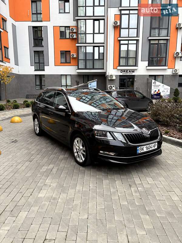 Универсал Skoda Octavia 2017 в Вараше фото Универсал Skoda Octavia 2017 в Вараше