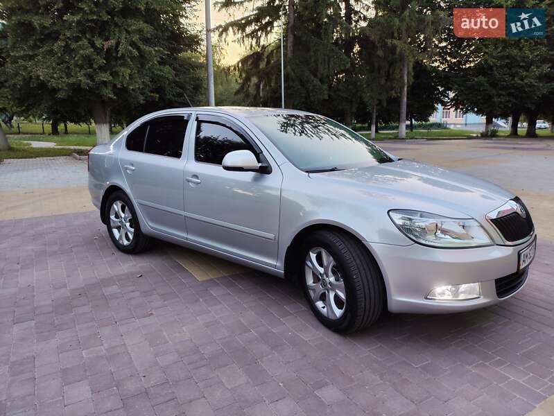 Лифтбек Skoda Octavia 2010 в Житомире
