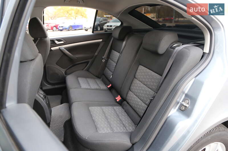 Ліфтбек Skoda Octavia 2012 в Києві фото 10 Ліфтбек Skoda Octavia 2012 в Києві