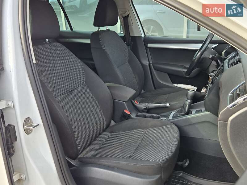 Универсал Skoda Octavia 2015 в Киеве фото 11 Универсал Skoda Octavia 2015 в Киеве