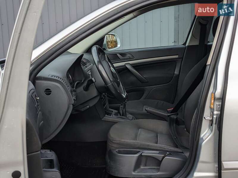 Ліфтбек Skoda Octavia 2010 в Рівному