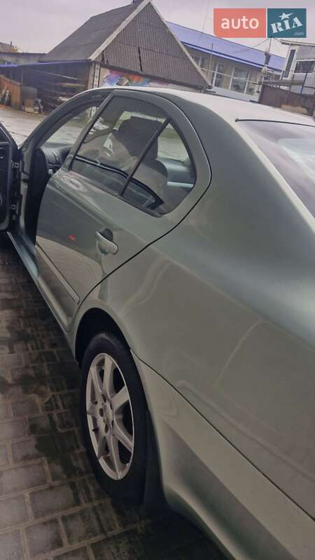 Лифтбек Skoda Octavia 2009 в Городке