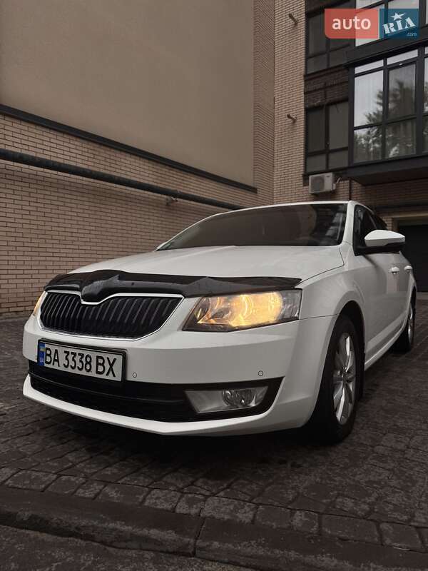 Лифтбек Skoda Octavia 2015 в Кропивницком