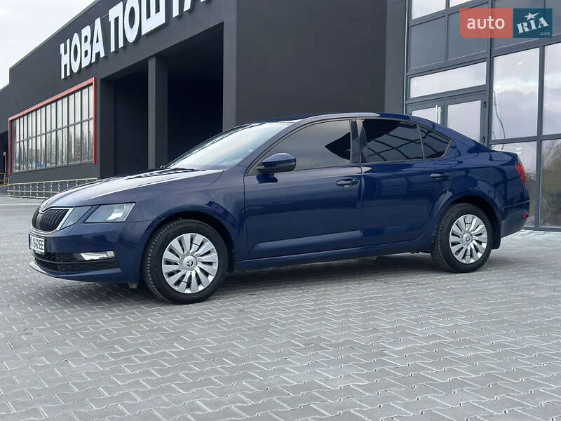 Лифтбек Skoda Octavia 2017 в Тернополе фото 3 Лифтбек Skoda Octavia 2017 в Тернополе