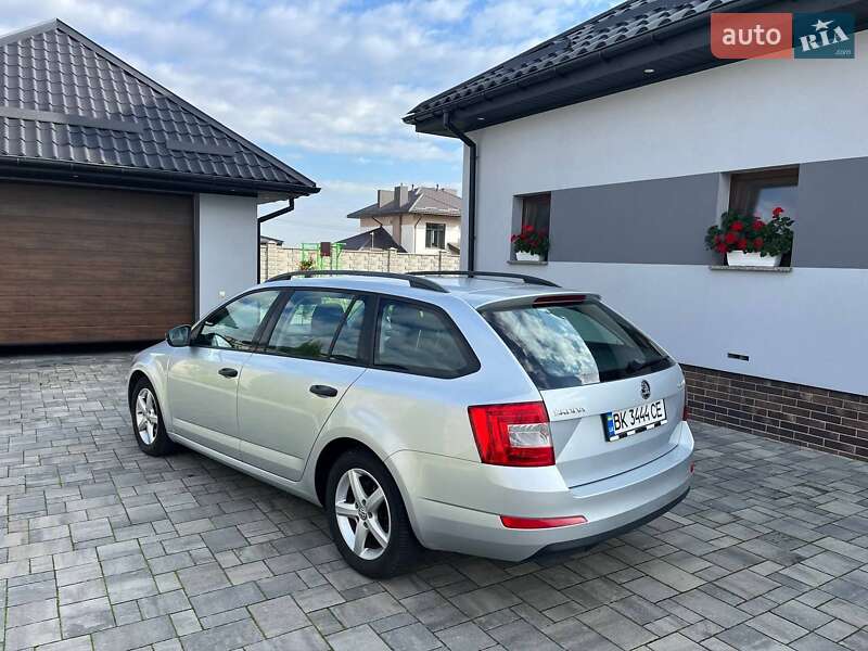 Универсал Skoda Octavia 2015 в Ровно