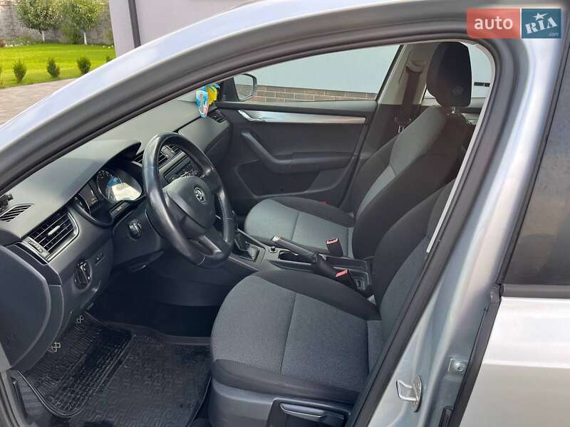 Универсал Skoda Octavia 2015 в Ровно