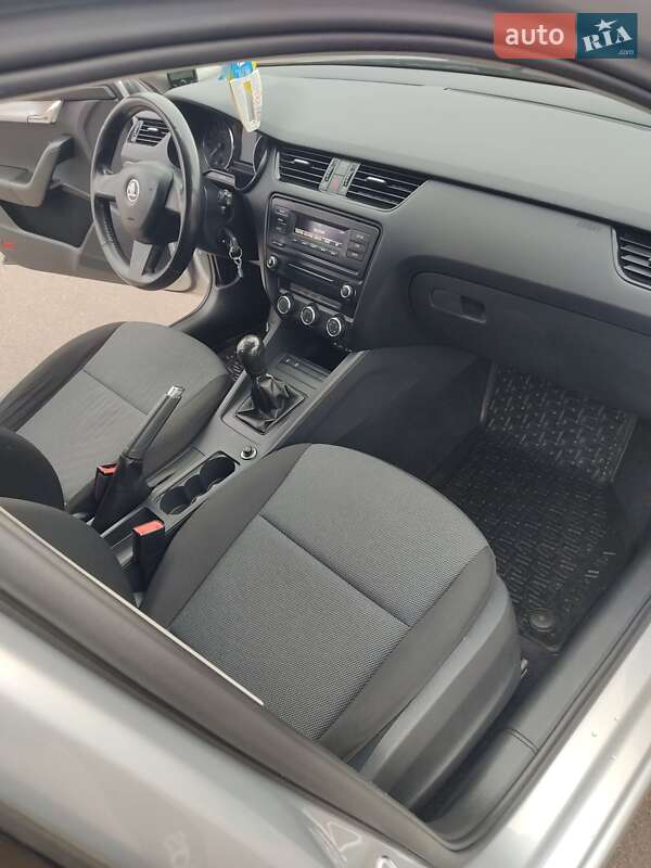 Универсал Skoda Octavia 2015 в Ровно