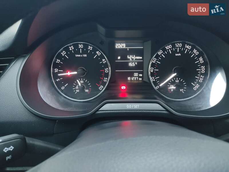 Универсал Skoda Octavia 2015 в Ровно