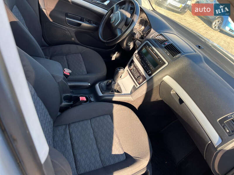 Лифтбек Skoda Octavia 2011 в Хусте фото 6 Лифтбек Skoda Octavia 2011 в Хусте