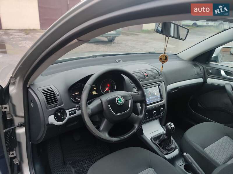 Лифтбек Skoda Octavia 2010 в Фастове