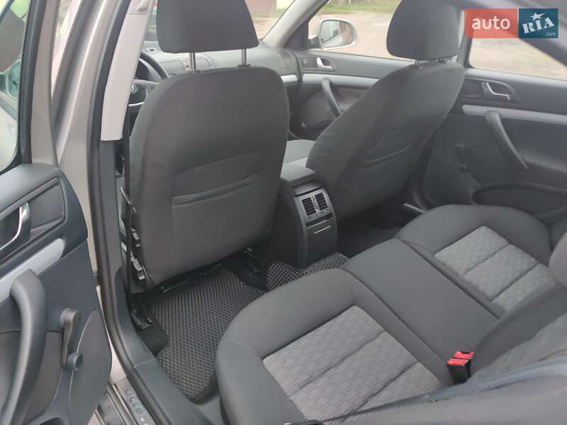 Лифтбек Skoda Octavia 2010 в Фастове