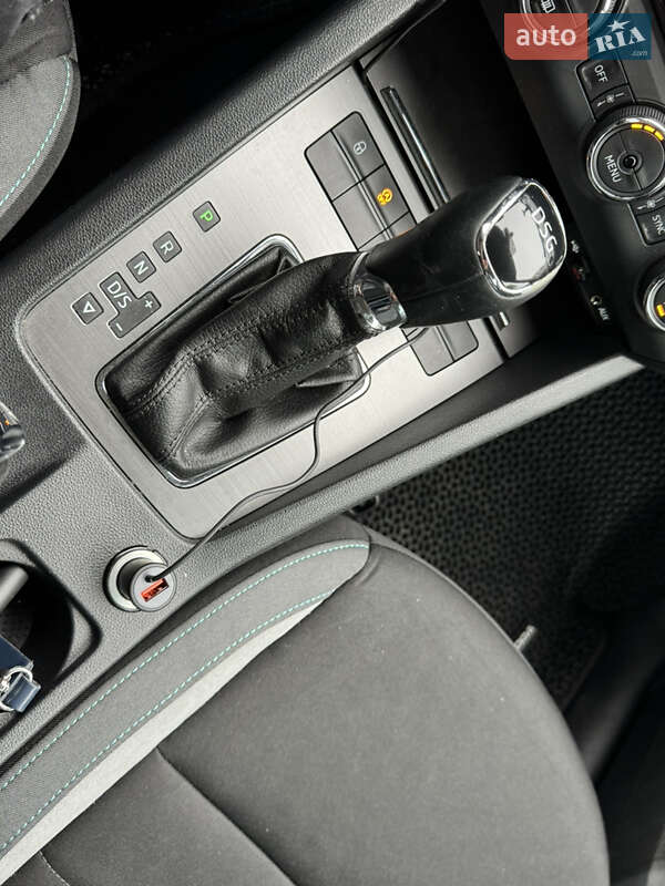 Универсал Skoda Octavia 2016 в Софиевской Борщаговке