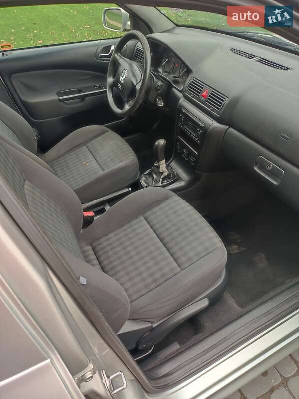 Универсал Skoda Octavia 2006 в Чемеровцах