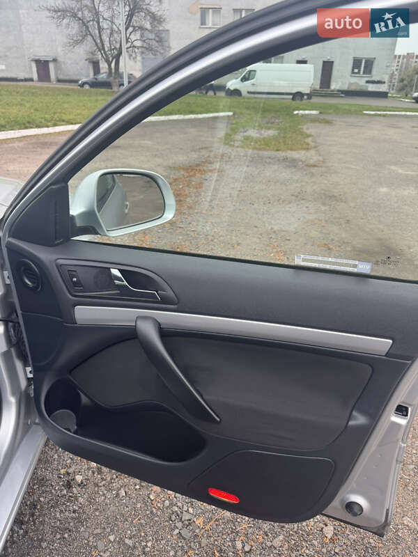 Лифтбек Skoda Octavia 2009 в Ровно фото 32 Лифтбек Skoda Octavia 2009 в Ровно