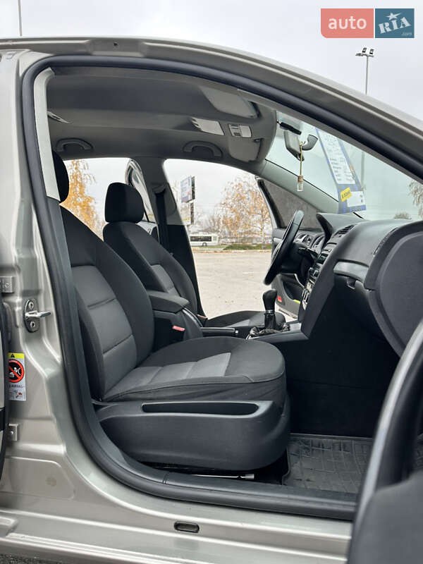 Лифтбек Skoda Octavia 2008 в Запорожье фото 4 Лифтбек Skoda Octavia 2008 в Запорожье