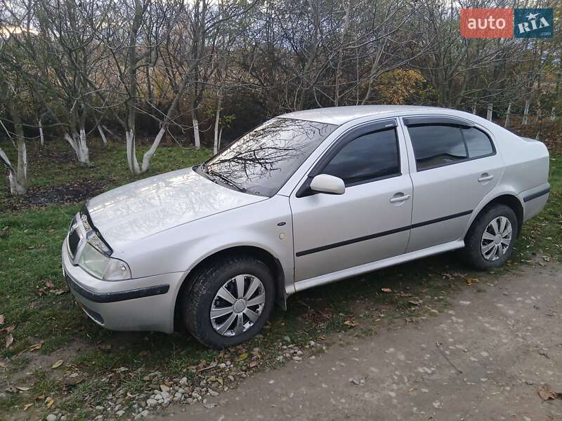Лифтбек Skoda Octavia 2003 в Бучаче