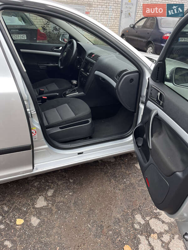 Лифтбек Skoda Octavia 2007 в Житомире