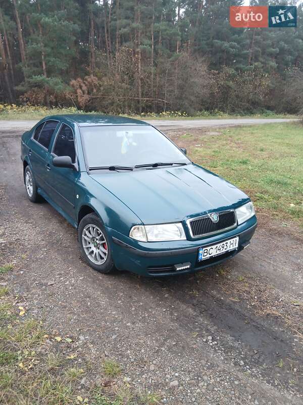 Лифтбек Skoda Octavia 2000 в Лопатине