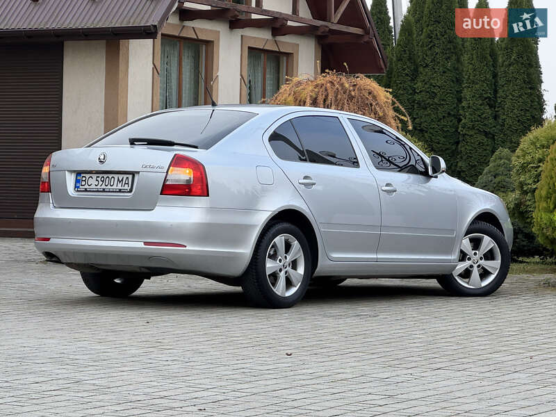 Лифтбек Skoda Octavia 2009 в Самборе