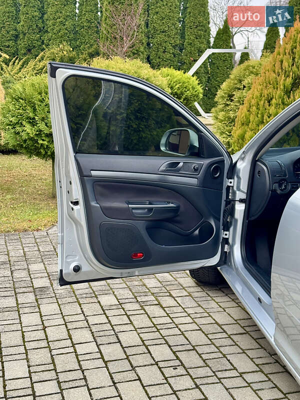 Лифтбек Skoda Octavia 2009 в Самборе