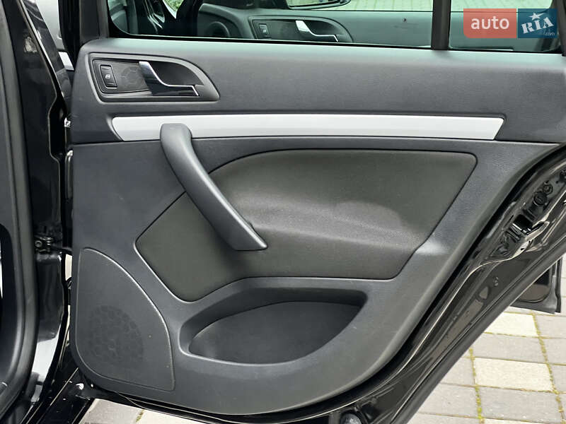 Универсал Skoda Octavia 2011 в Стрые фото 87 Универсал Skoda Octavia 2011 в Стрые