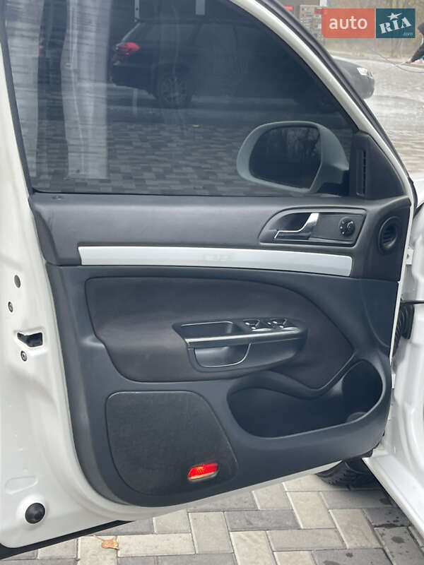 Лифтбек Skoda Octavia 2010 в Каневе фото 7 Лифтбек Skoda Octavia 2010 в Каневе