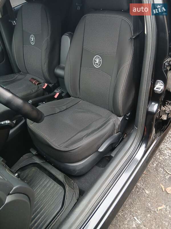 Лифтбек Skoda Octavia 2010 в Святопетровское фото 9 Лифтбек Skoda Octavia 2010 в Святопетровское