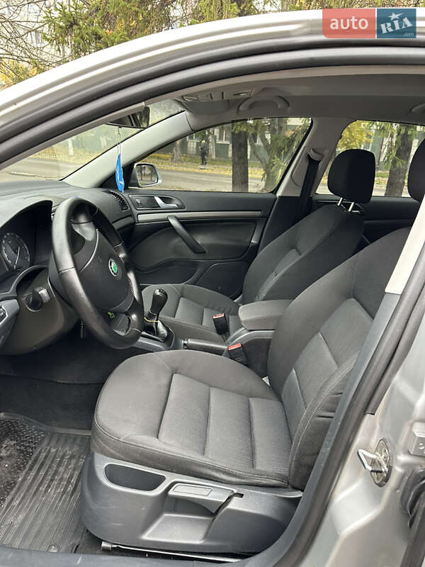 Ліфтбек Skoda Octavia 2006 в Кам'янському