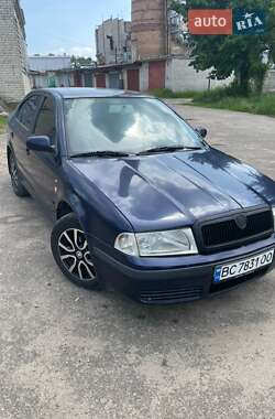 Лифтбек Skoda Octavia 2002 в Новояворовске