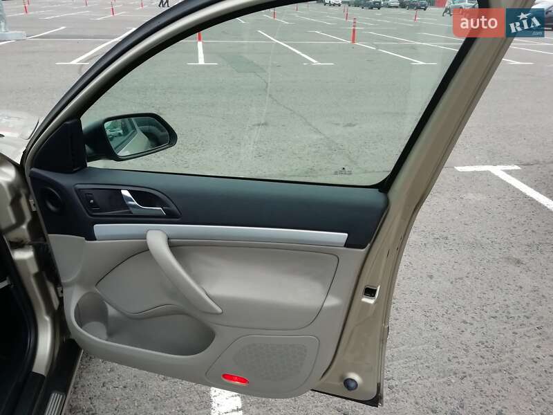 Универсал Skoda Octavia 2005 в Ровно