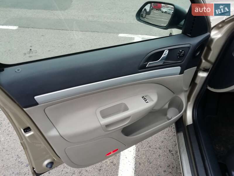 Универсал Skoda Octavia 2005 в Ровно