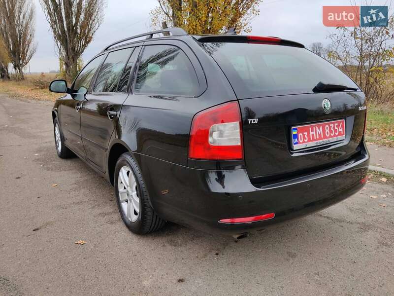 Универсал Skoda Octavia 2012 в Барышевке
