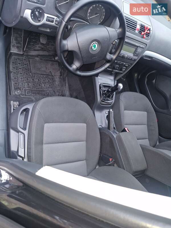 Лифтбек Skoda Octavia 2007 в Житомире