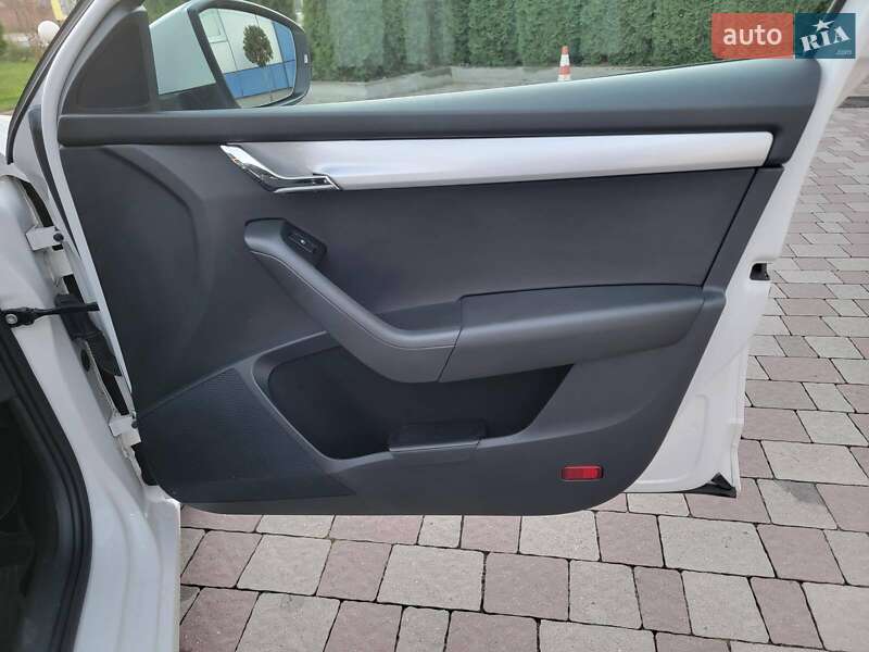Универсал Skoda Octavia 2019 в Сарнах фото 28 Универсал Skoda Octavia 2019 в Сарнах