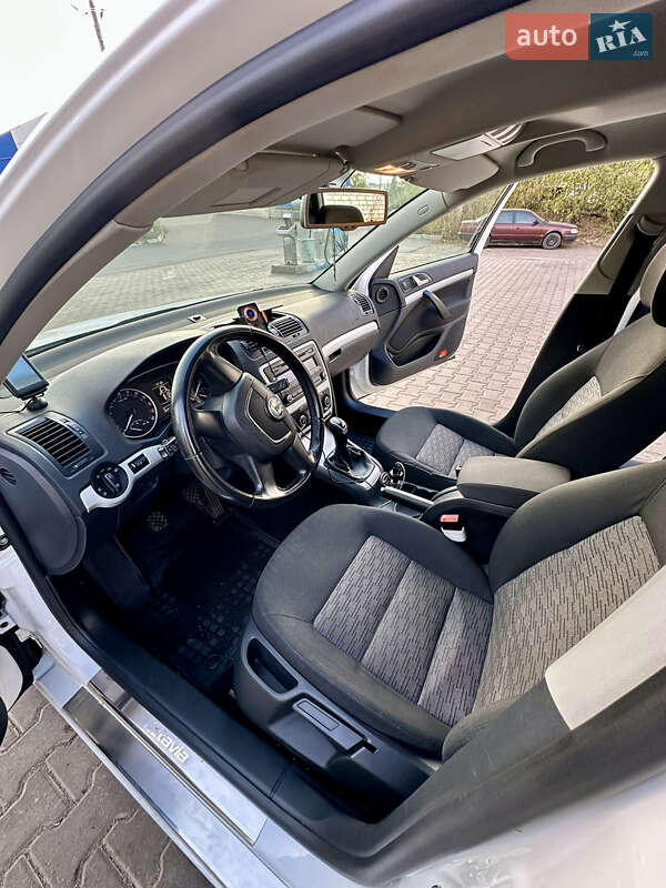 Универсал Skoda Octavia 2011 в Житомире фото 7 Универсал Skoda Octavia 2011 в Житомире