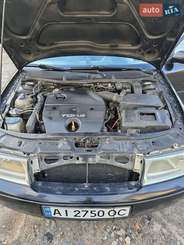 Лифтбек Skoda Octavia 2003 в Днепре