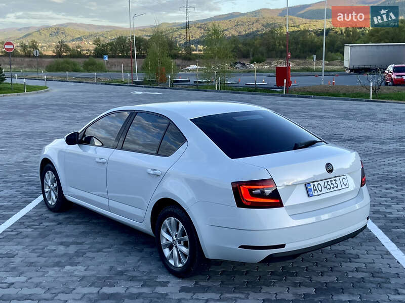 Лифтбек Skoda Octavia 2017 в Сваляве