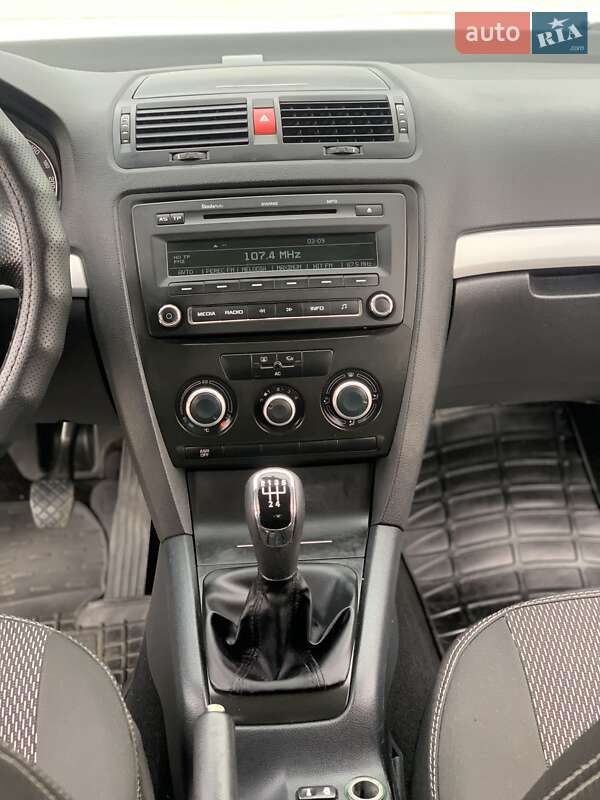 Лифтбек Skoda Octavia 2006 в Киеве фото 18 Лифтбек Skoda Octavia 2006 в Киеве