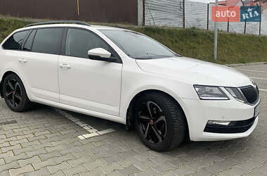 Универсал Skoda Octavia 2019 в Тернополе