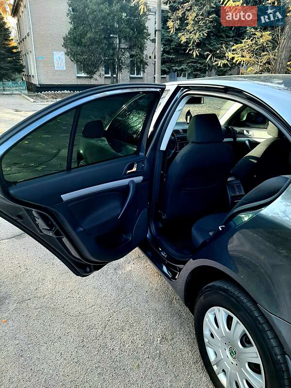 Лифтбек Skoda Octavia 2012 в Запорожье