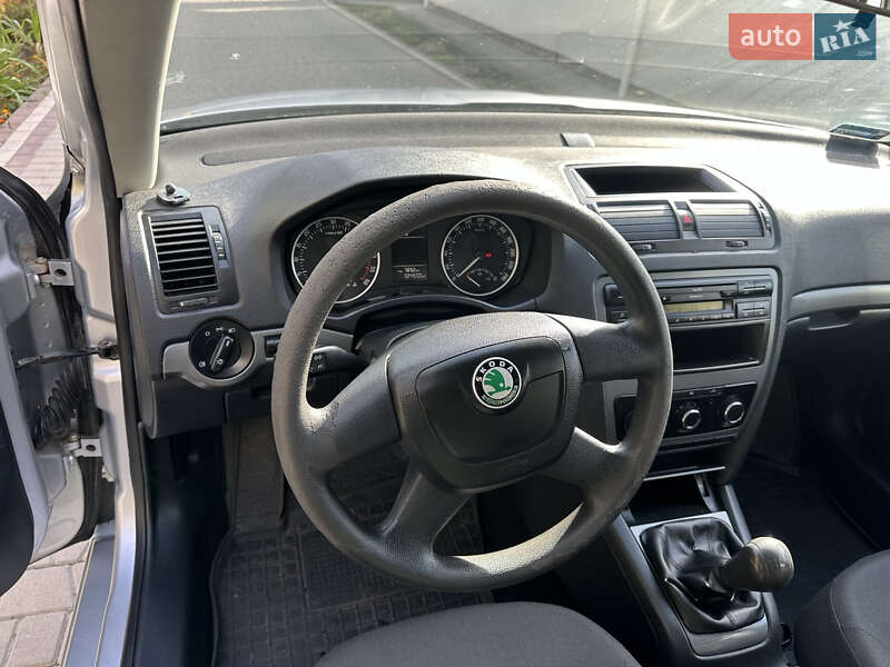 Універсал Skoda Octavia 2011 в Чернівцях