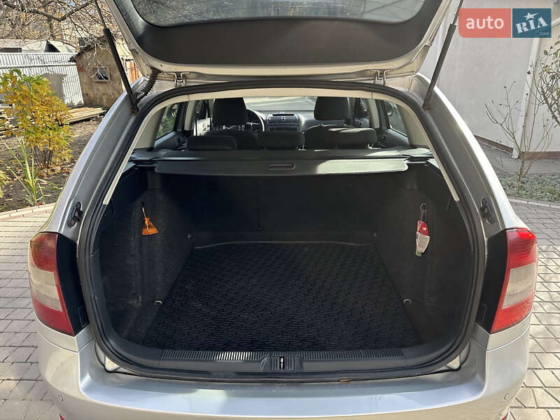 Універсал Skoda Octavia 2011 в Чернівцях