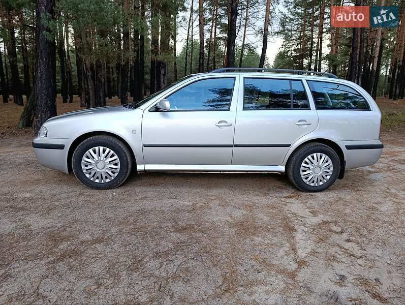 Универсал Skoda Octavia 2005 в Богодухове