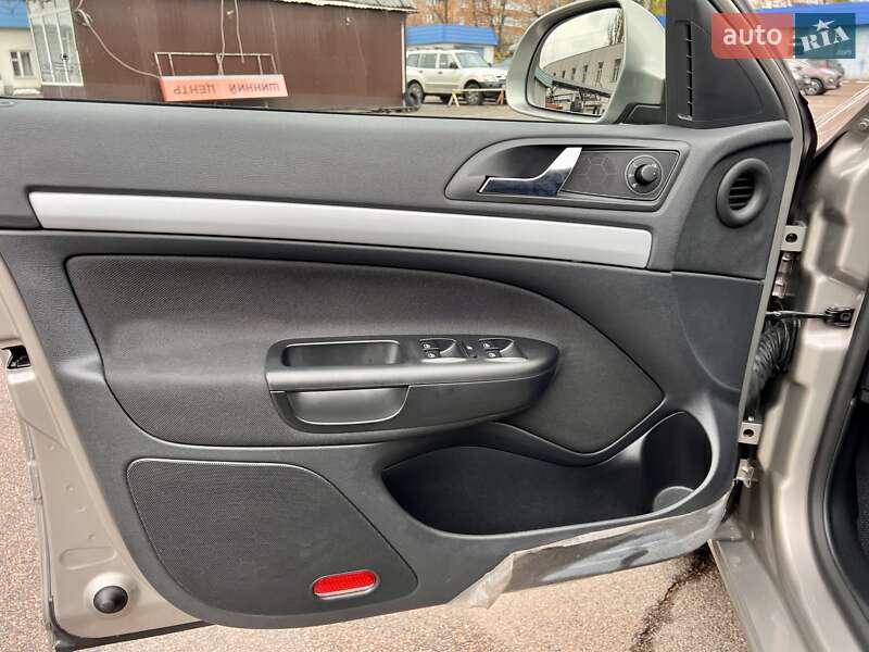 Лифтбек Skoda Octavia 2010 в Киеве фото 35 Лифтбек Skoda Octavia 2010 в Киеве
