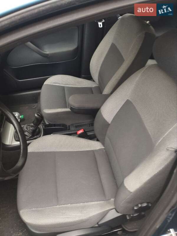 Универсал Skoda Octavia 2003 в Чернигове