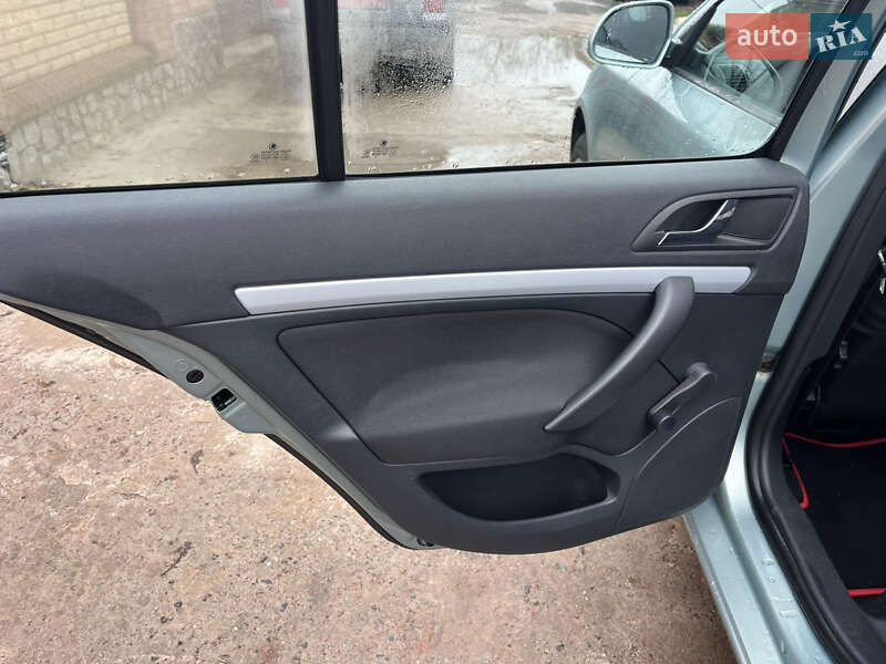 Лифтбек Skoda Octavia 2009 в Ахтырке фото 52 Лифтбек Skoda Octavia 2009 в Ахтырке