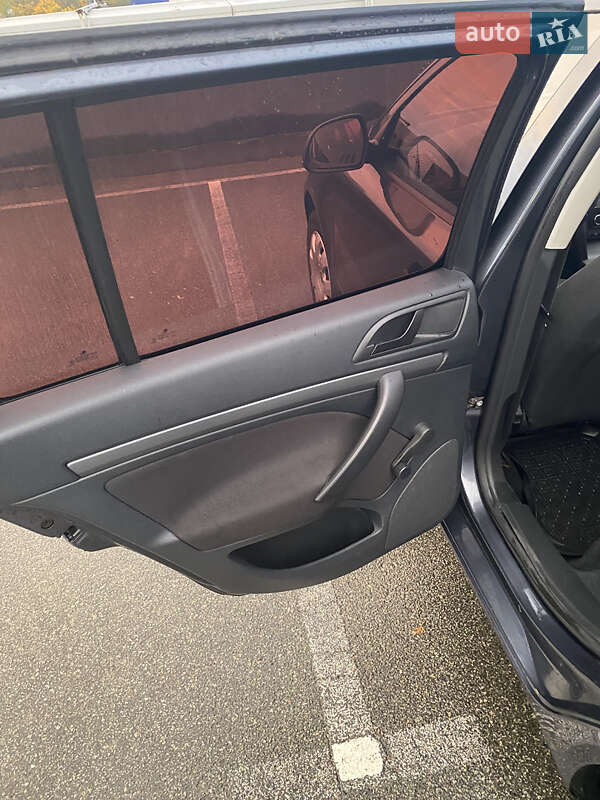 Универсал Skoda Octavia 2011 в Киеве фото 12 Универсал Skoda Octavia 2011 в Киеве